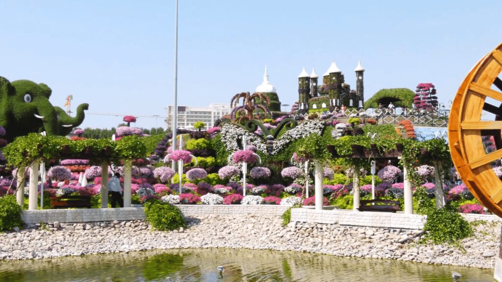Dubai-Miracle-Garden-flower-castle